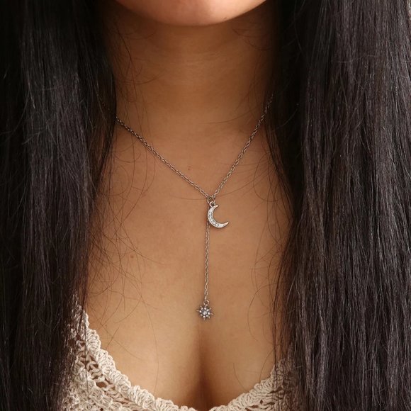 ๐โจ Moon and Star Necklace - Picture 2 of 5
